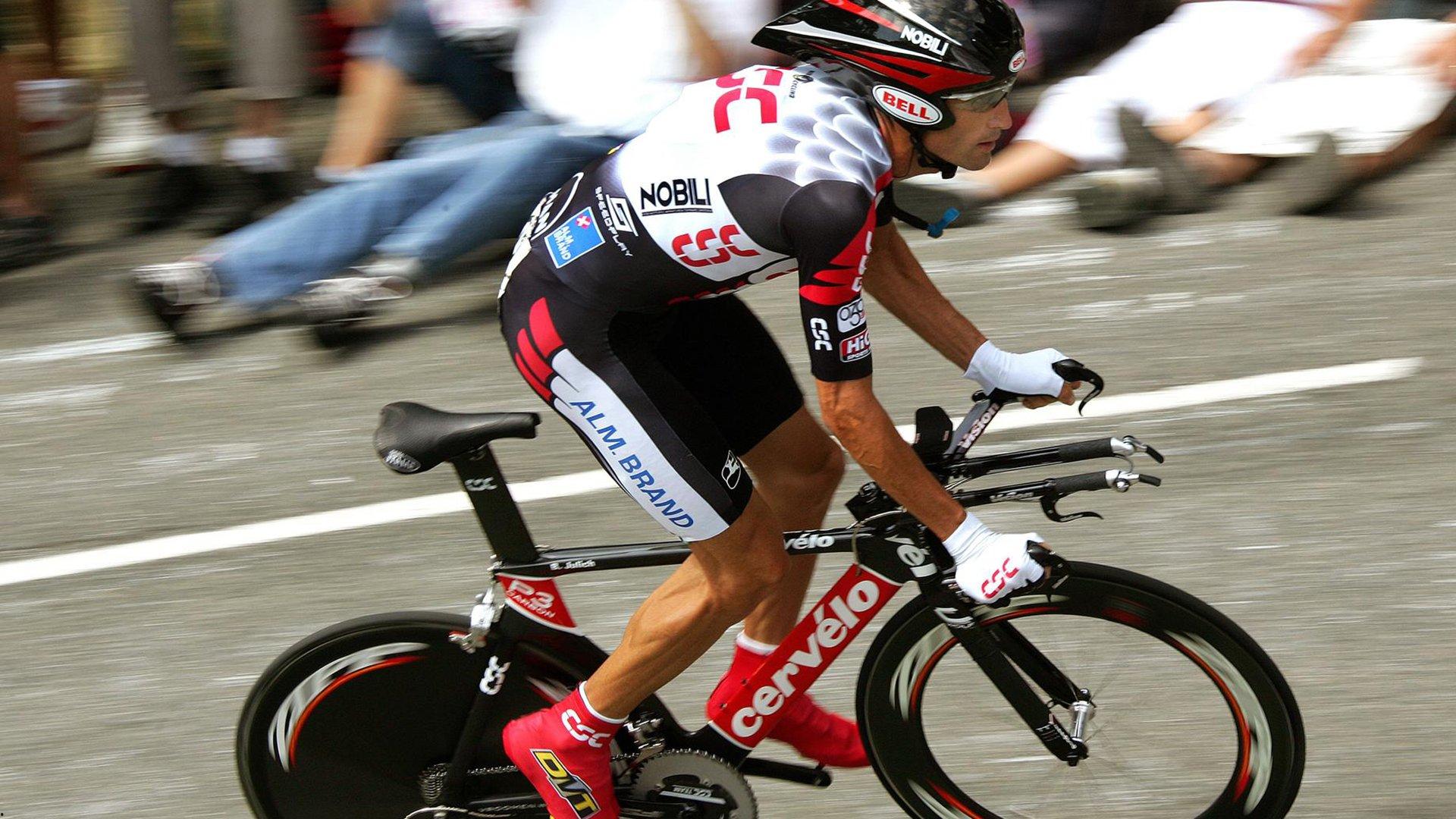 虚拟赛场冰火两重天，电竞热潮席卷全球，体育模拟赛事为何难以破圈？